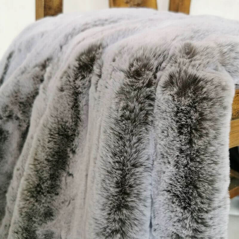 Plush Faux Fur Throw Blanket for Cozy Home Decor and Warmth