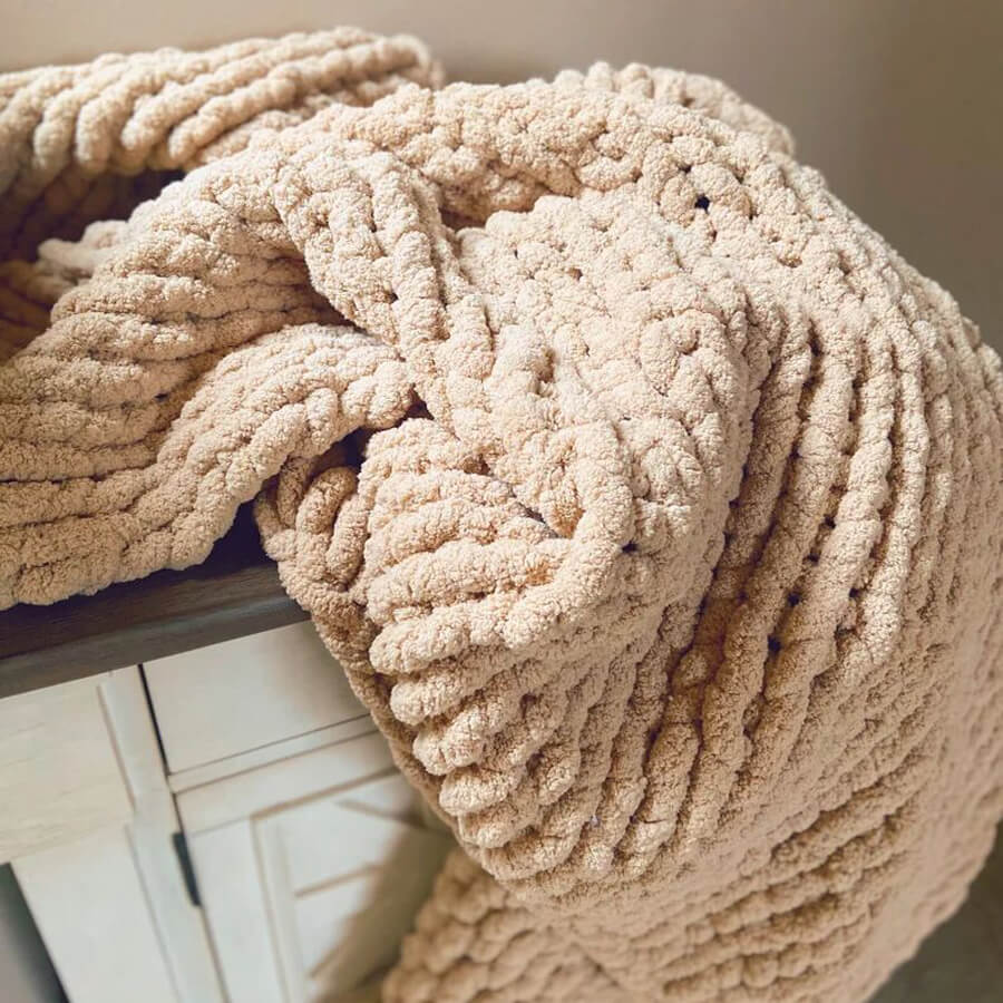 Cozy Chunky Knit Throw Blanket for Home Decor and Warmth