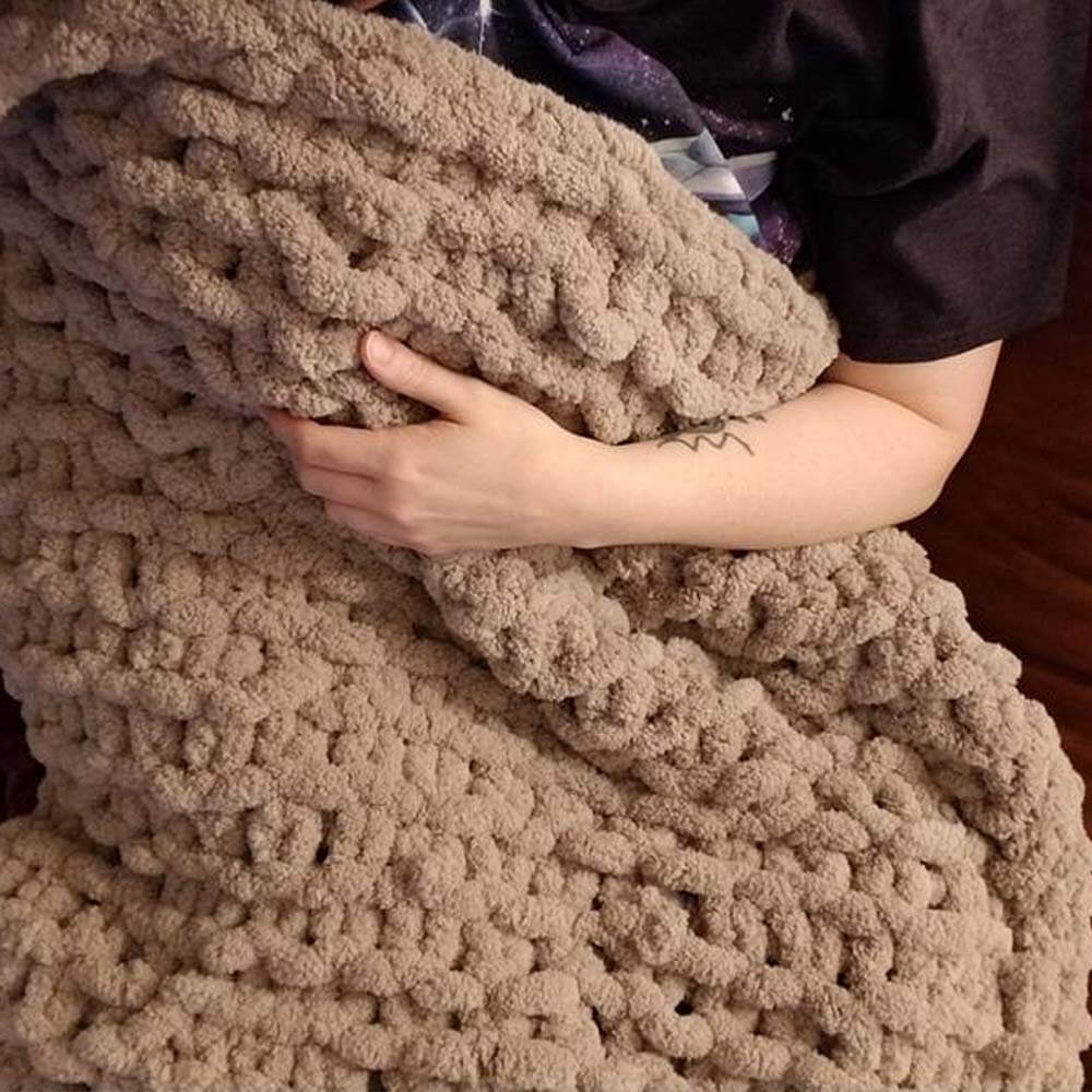 Cozy Chunky Knit Throw Blanket for Home Decor and Warmth