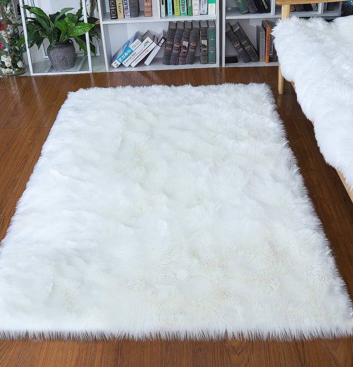 Soft Faux Fur Round Sheepskin Area Rug for Living Room & Bedroom
