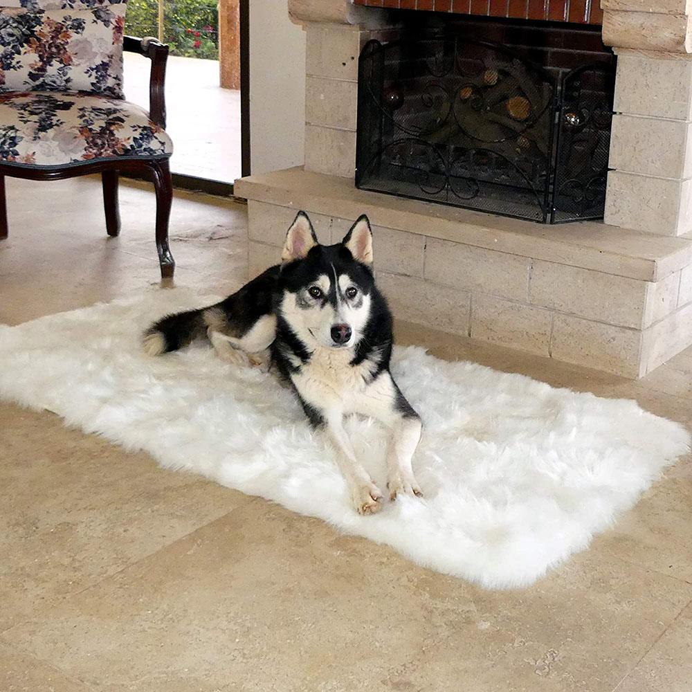 Soft Shaggy Faux Wool Rug - Plush Area Carpet for Home Decor