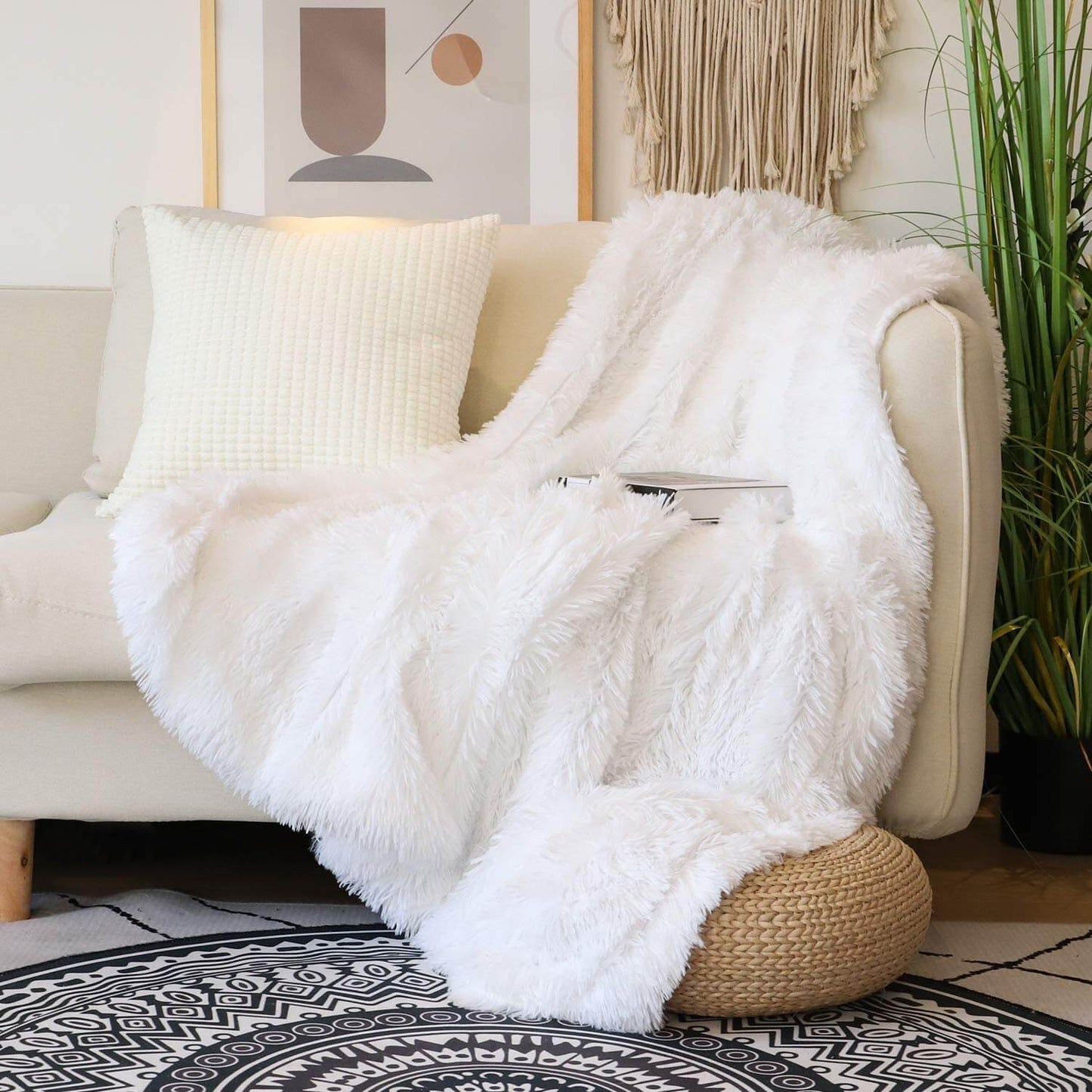 Soft Fleece Faux Fur Throw Blanket - Cozy Lap Blanket for Home
