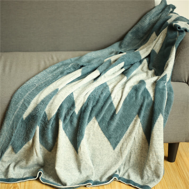 Luxury Faux Fur Throw Blanket - Soft Cozy Blanket (50x60 Inches)