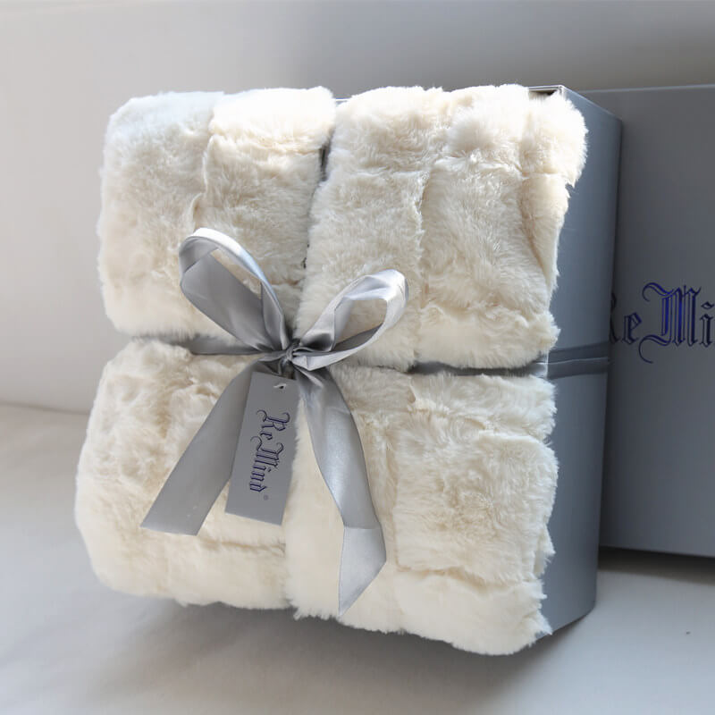 Luxury Faux Fur Throw Blanket - Soft Cozy Blanket (50x60 Inches)