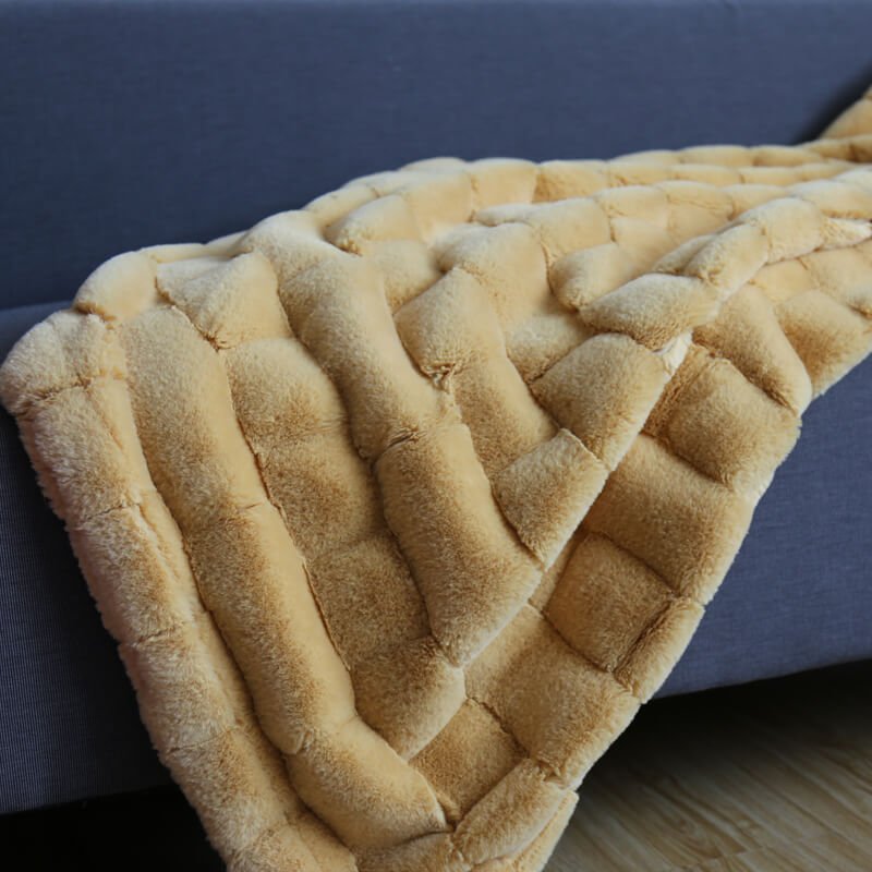 Luxury Faux Fur Throw Blanket - Soft Cozy Blanket (50x60 Inches)