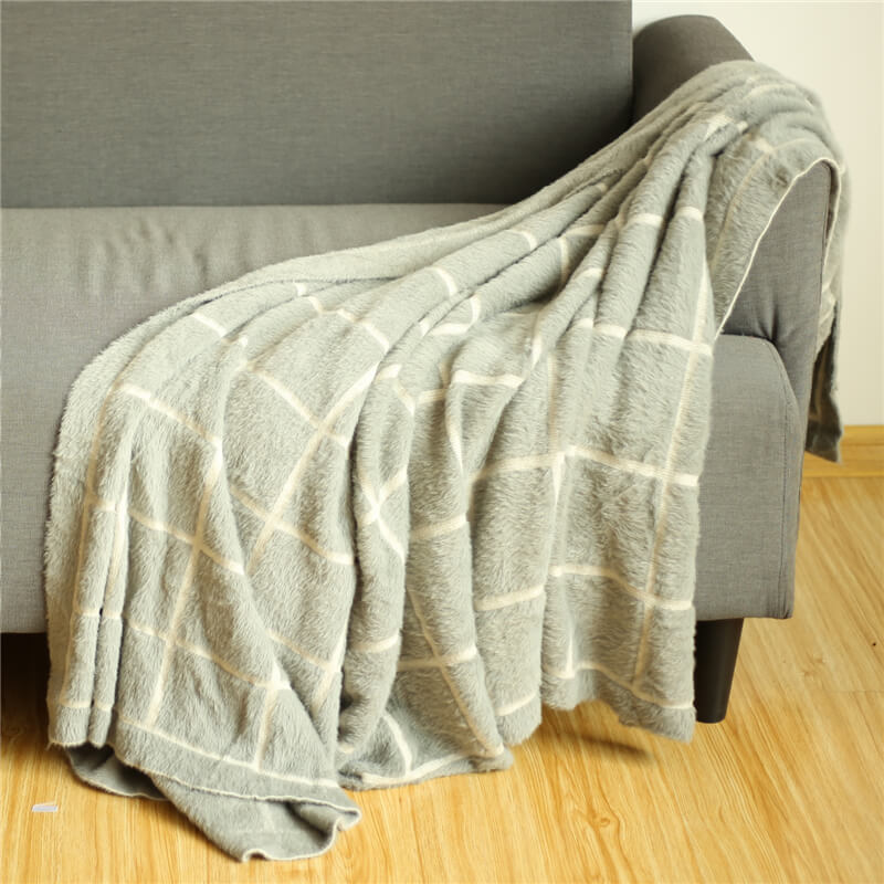 Luxury Faux Fur Throw Blanket - Soft Cozy Blanket (50x60 Inches)