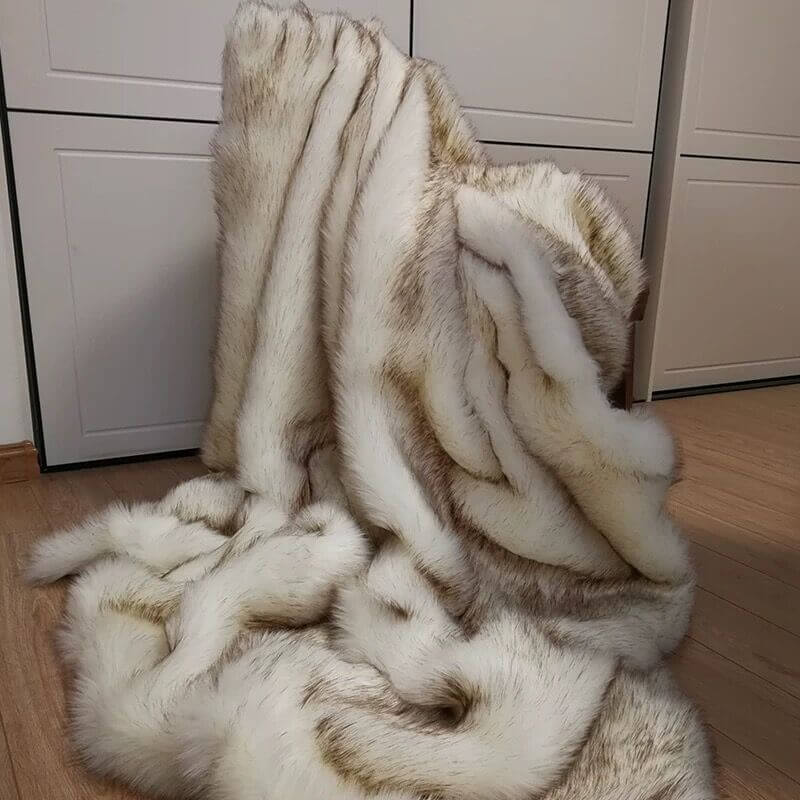 Plush Faux Fur Throw Blanket for Cozy Home Decor and Warmth