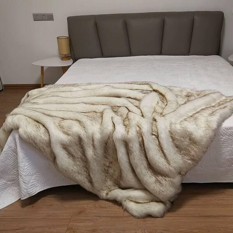 Plush Faux Fur Throw Blanket for Cozy Home Decor and Warmth