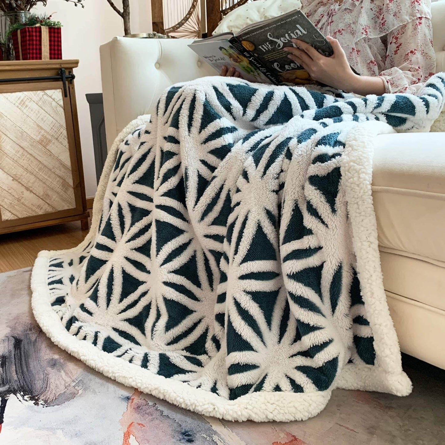 Soft Sherpa Fleece Throw Blanket - Cozy Fuzzy Bed Blanket for Comfort