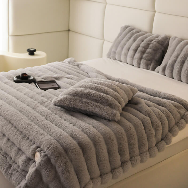 Luxury Soft Faux Fur Throw Blanket - Fluffy Plush Couch Blanket
