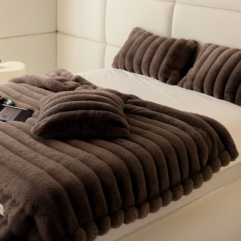 Luxury Soft Faux Fur Throw Blanket - Fluffy Plush Couch Blanket