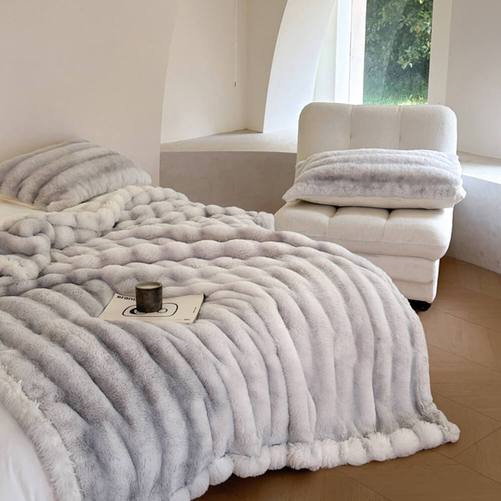 Luxury Soft Faux Fur Throw Blanket - Fluffy Plush Couch Blanket
