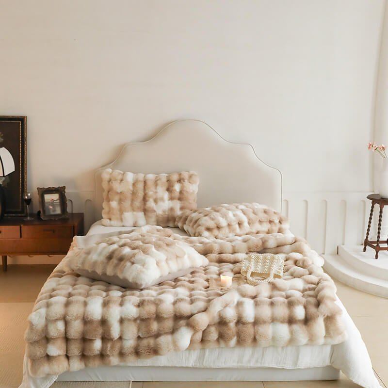 Luxury Fluffy Faux Rabbit Fur Throw Blanket - Ultra Soft & Cozy