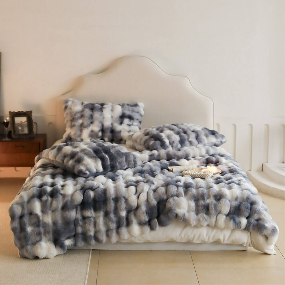 Luxury Fluffy Faux Rabbit Fur Throw Blanket - Ultra Soft & Cozy