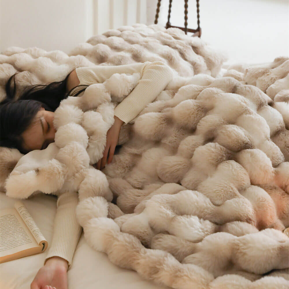 Luxury Fluffy Faux Rabbit Fur Throw Blanket - Ultra Soft & Cozy