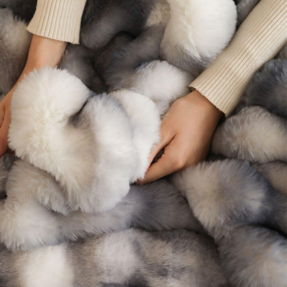 Luxury Fluffy Faux Rabbit Fur Throw Blanket - Ultra Soft & Cozy