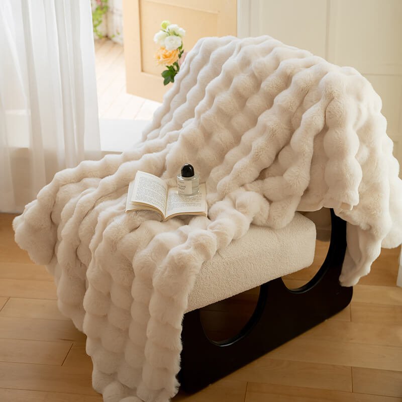Luxury Fluffy Faux Rabbit Fur Throw Blanket - Ultra Soft & Cozy
