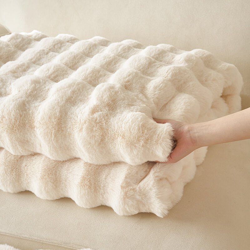 Luxury Fluffy Faux Rabbit Fur Throw Blanket - Ultra Soft & Cozy